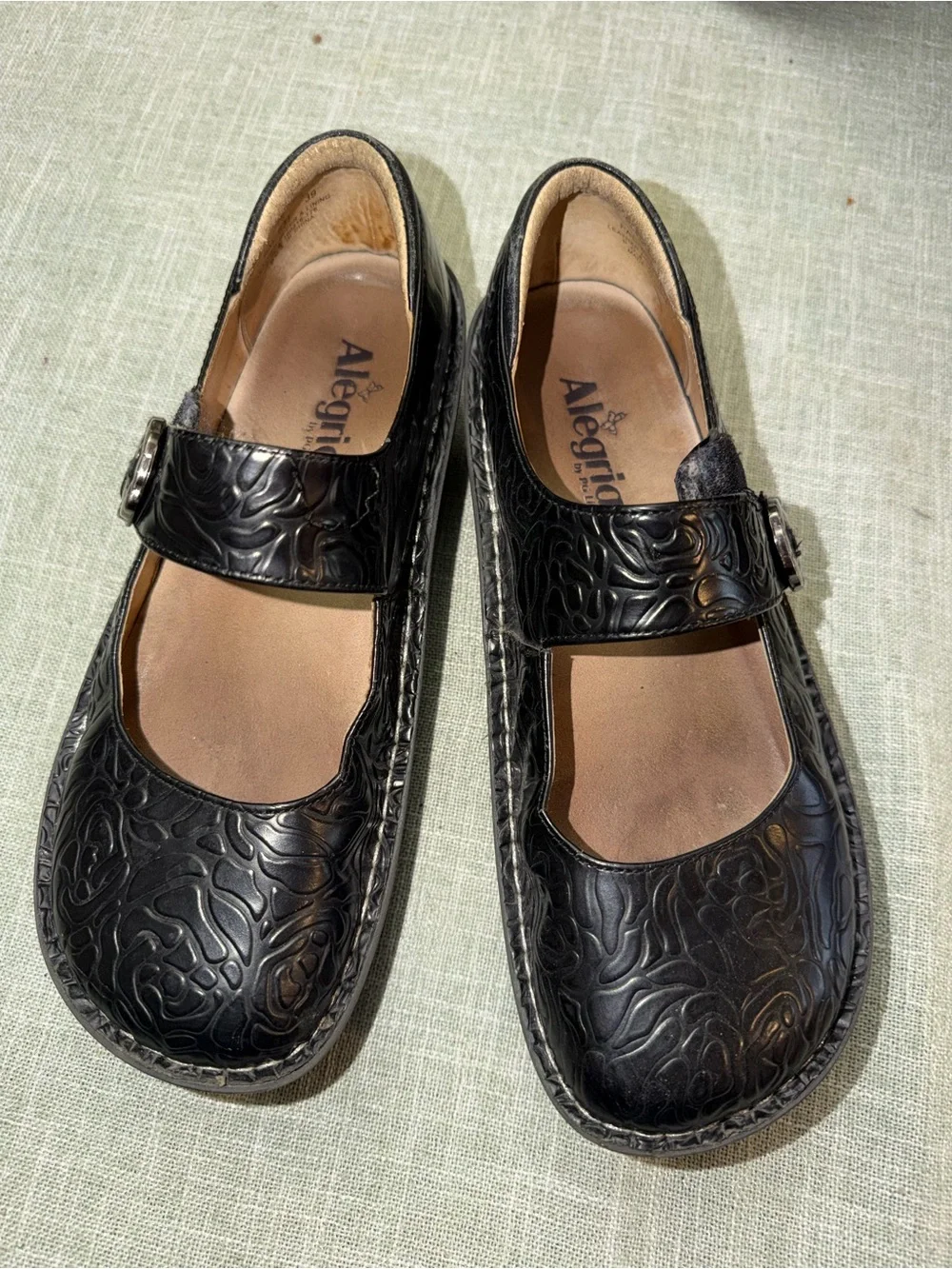 Alegria Black Embossed Mary Jane Shoes. Size 39